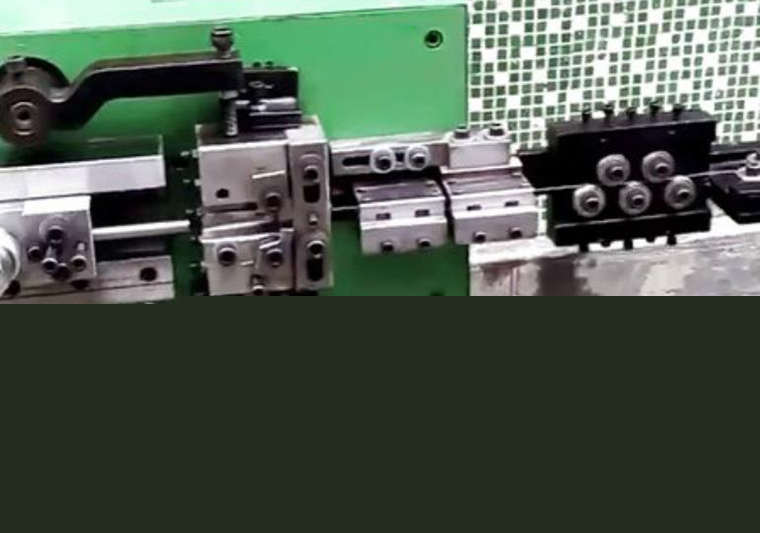 打頭機 